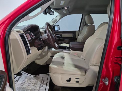 Used 2014 RAM 1500 Laramie w/ Convenience Group image 16