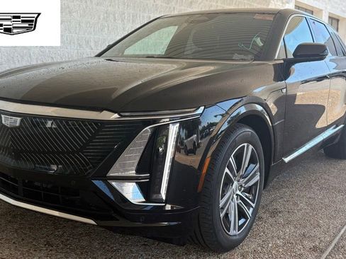 Certified 2024 Cadillac Lyriq Luxury AWD/4WD image 1