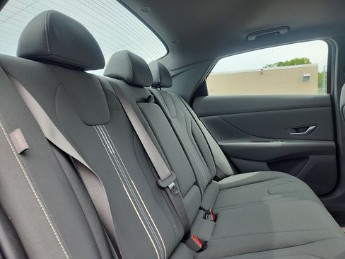 Certified 2024 Hyundai Elantra SEL w/ Convenience Package FWD image 30