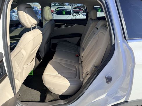 Used 2020 Lincoln Nautilus Reserve w/ Equipment Group 201A image 4