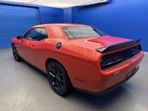 Used 2022 Dodge Challenger R/T w/ Blacktop Package image 5