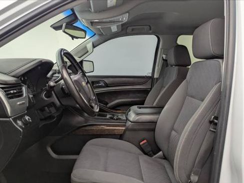 Used 2018 Chevrolet Suburban LS RWD image 14