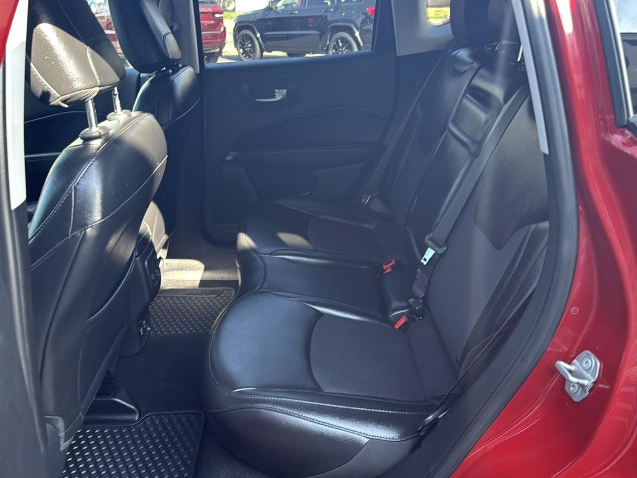 Used 2019 Jeep Compass Latitude AWD/4WD image 23