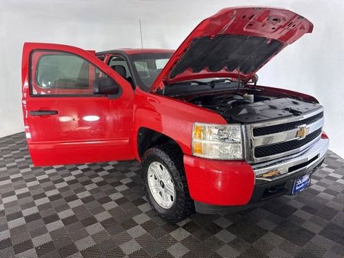 Used 2010 Chevrolet Silverado 1500 LT w/ Interior Plus Package AWD/4WD image 15