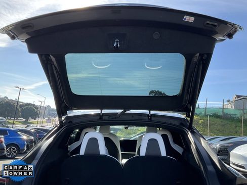 Used 2023 Tesla Model X Plaid image 8