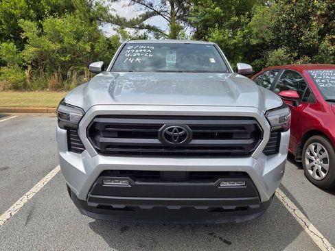 Used 2024 Toyota Tacoma SR5 AWD/4WD image 2