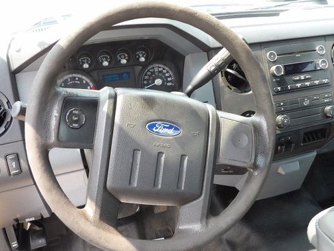 Used 2015 Ford F250 XL RWD image 9