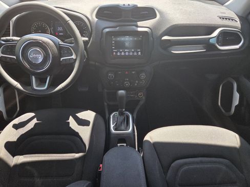 Used 2019 Jeep Renegade Latitude FWD image 7