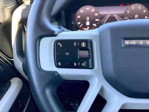 Used 2024 Land Rover Defender 110 S image 23