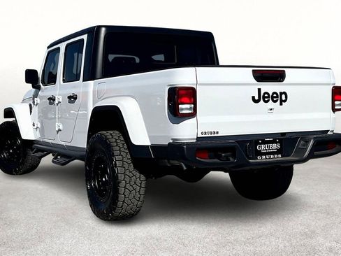 New 2025 Jeep Gladiator Sport image 4