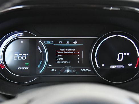 Used 2022 Kia Niro EX FWD image 30