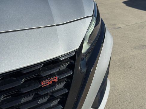 Used 2023 Nissan Altima 2.0 SR image 3