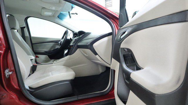 Used 2015 Ford Focus SE FWD image 10