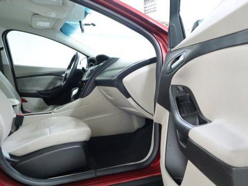Used 2015 Ford Focus SE image 10