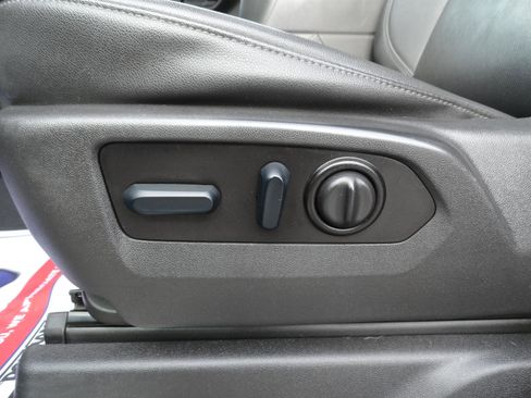 Used 2022 Chevrolet Silverado 1500 LTZ w/ LTZ Premium Package image 12