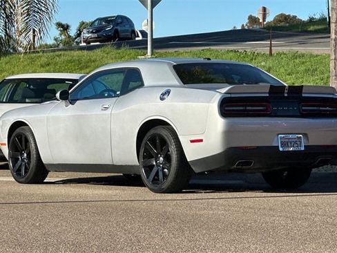 Used 2019 Dodge Challenger SXT image 8