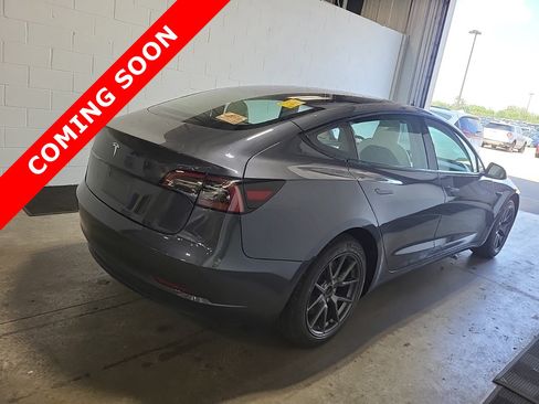 Used 2023 Tesla Model 3 Standard Range RWD image 3
