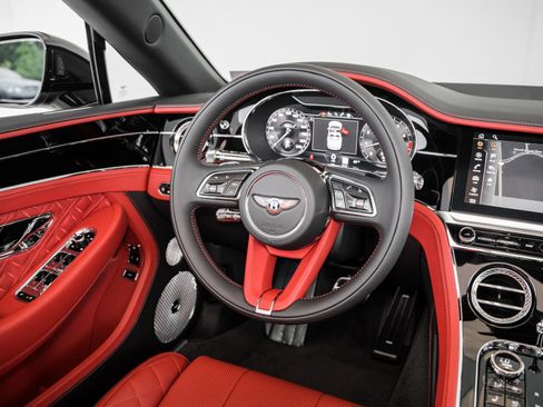 Used 2023 Bentley Continental GT V8 image 27