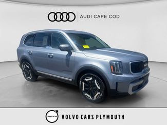 Used 2023 Kia Telluride EX w/ EX Captain's Chair Package AWD/4WD video 1