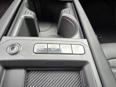Used 2024 Kia EV9 Land AWD/4WD image 19