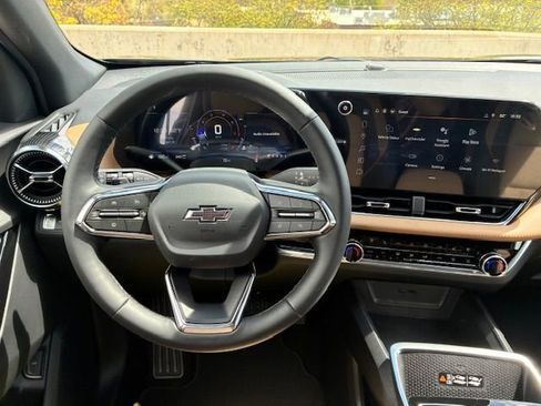 New 2026 Chevrolet Equinox ACTIV AWD/4WD image 13