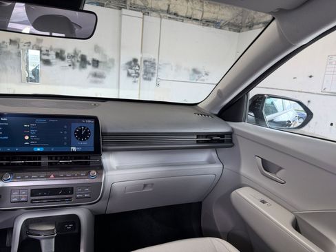 Used 2025 Hyundai Kona SEL image 35