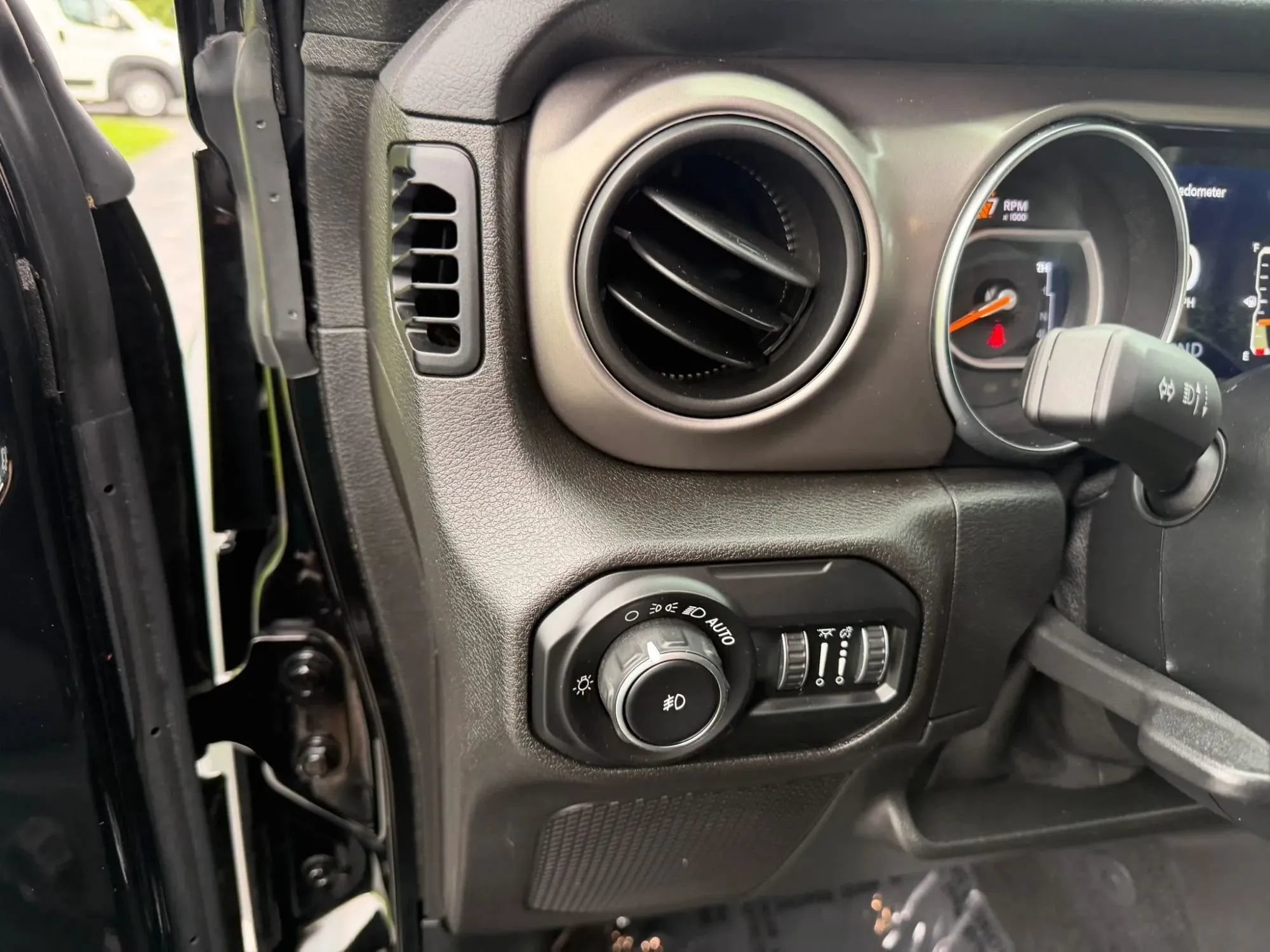 Used 2020 Jeep Wrangler Sport AWD/4WD image 14