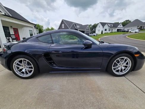 Used 2021 Porsche 718 Cayman RWD image 3