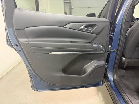 Certified 2025 Chevrolet Traverse LT image 23