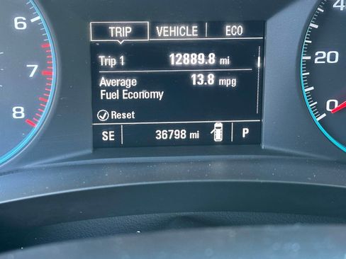 Used 2021 Chevrolet Traverse LS image 25