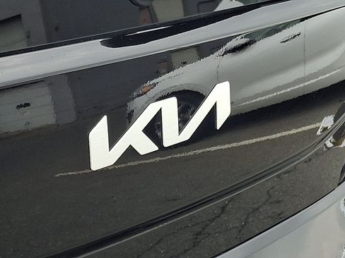 Used 2025 Kia Soul LX w/ LX Technology Package FWD image 28