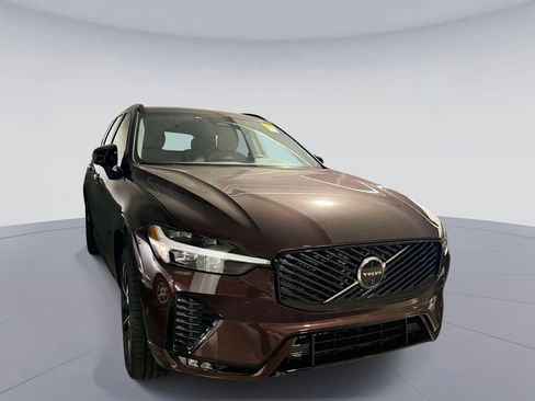 Used 2026 Volvo XC60 B5 Plus w/ Protection Package Premier AWD/4WD image 3