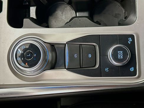 Used 2023 Ford Explorer Limited image 25