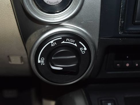 Used 2017 Nissan Titan SL w/ Off-Road Package AWD/4WD image 16