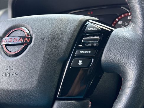 Used 2022 Nissan Frontier PRO-4X AWD/4WD image 12