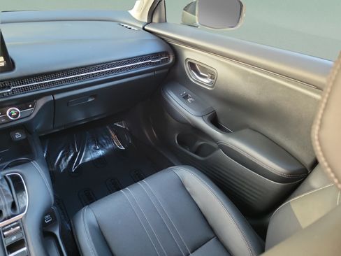 Certified 2023 Honda HR-V EX-L image 11