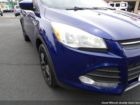 Used 2016 Ford Escape SE w/ Equipment Group 201A AWD/4WD image 10