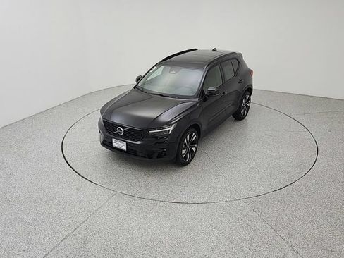 New 2026 Volvo XC40 B5 Ultra w/ Protection Package Premier AWD/4WD image 13