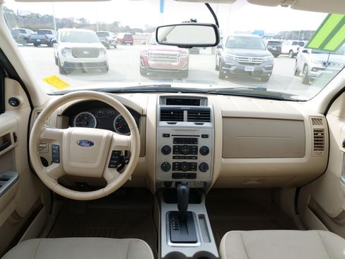 Used 2011 Ford Escape XLT image 18