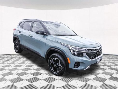 Used 2025 Kia Seltos S AWD/4WD image 12