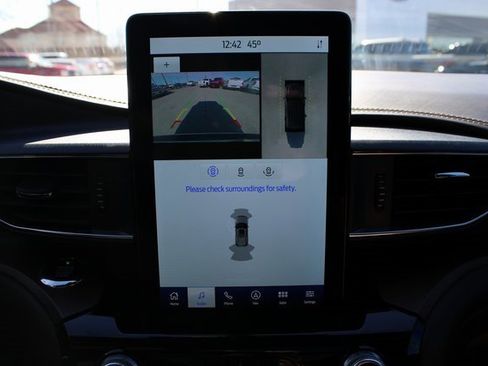 Used 2021 Ford Explorer King Ranch w/ Premium Technology Package image 24