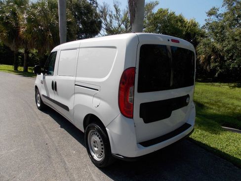 Used 2022 RAM ProMaster City Tradesman FWD image 5