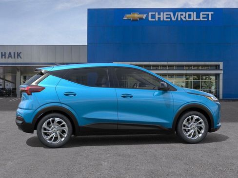 New 2027 Chevrolet Bolt LT w/ Comfort Package FWD image 5