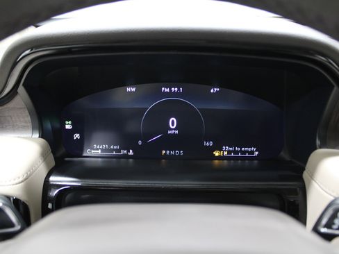 Used 2023 Lincoln Nautilus Reserve w/ Equipment Group 201A image 13