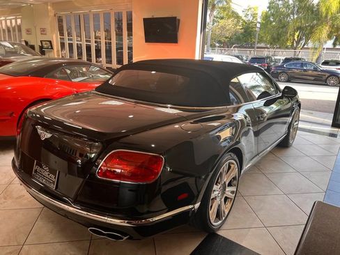 Used 2017 Bentley Continental GT image 6