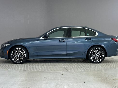 Used 2026 BMW 330i Sedan w/ Premium Package RWD image 2