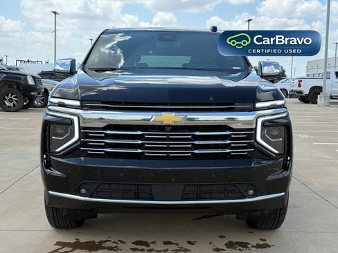 Used 2026 Chevrolet Suburban Premier AWD/4WD image 2