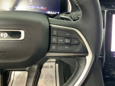 Used 2023 Jeep Grand Cherokee L Limited w/ Black Appearance Package AWD/4WD image 27