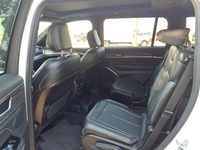 Used 2023 Jeep Grand Cherokee L Overland AWD/4WD image 6