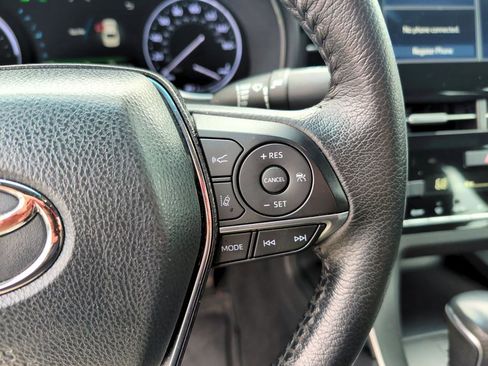 Used 2022 Toyota Avalon XLE image 20